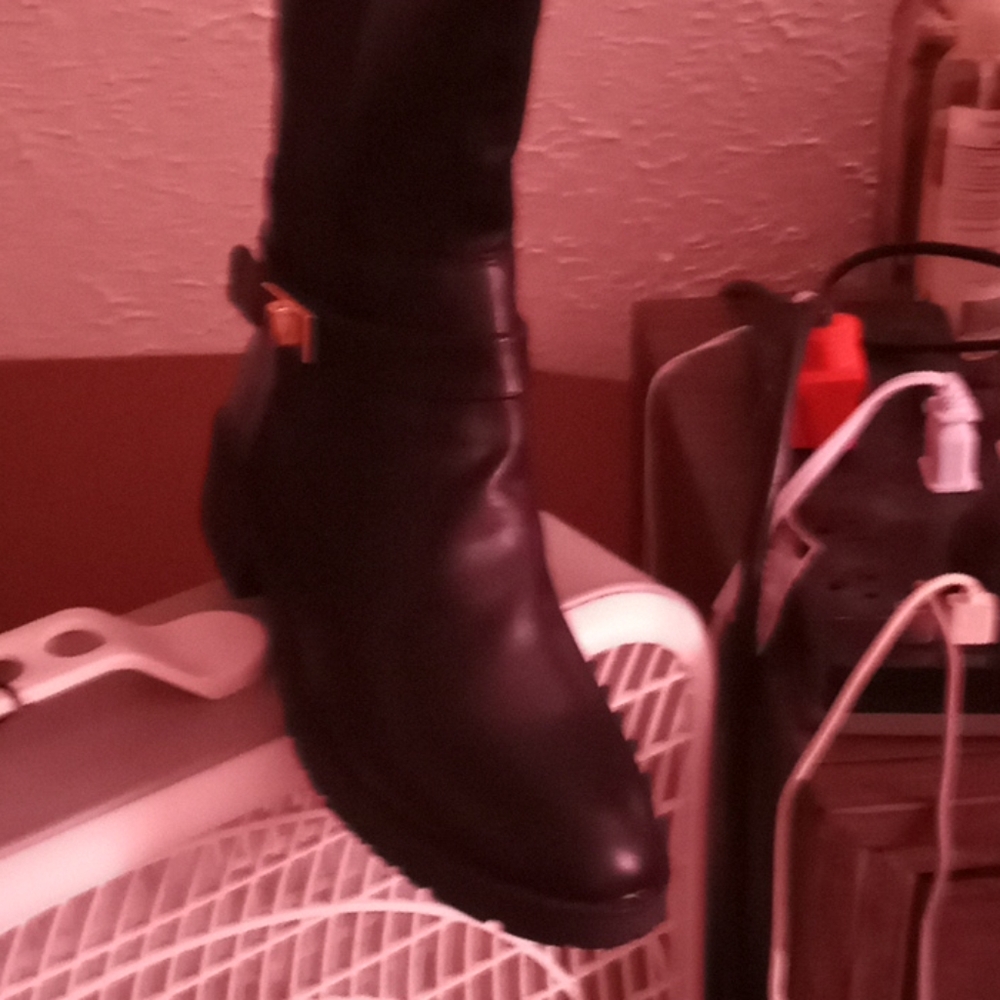 Boots - Picture 3 of 4